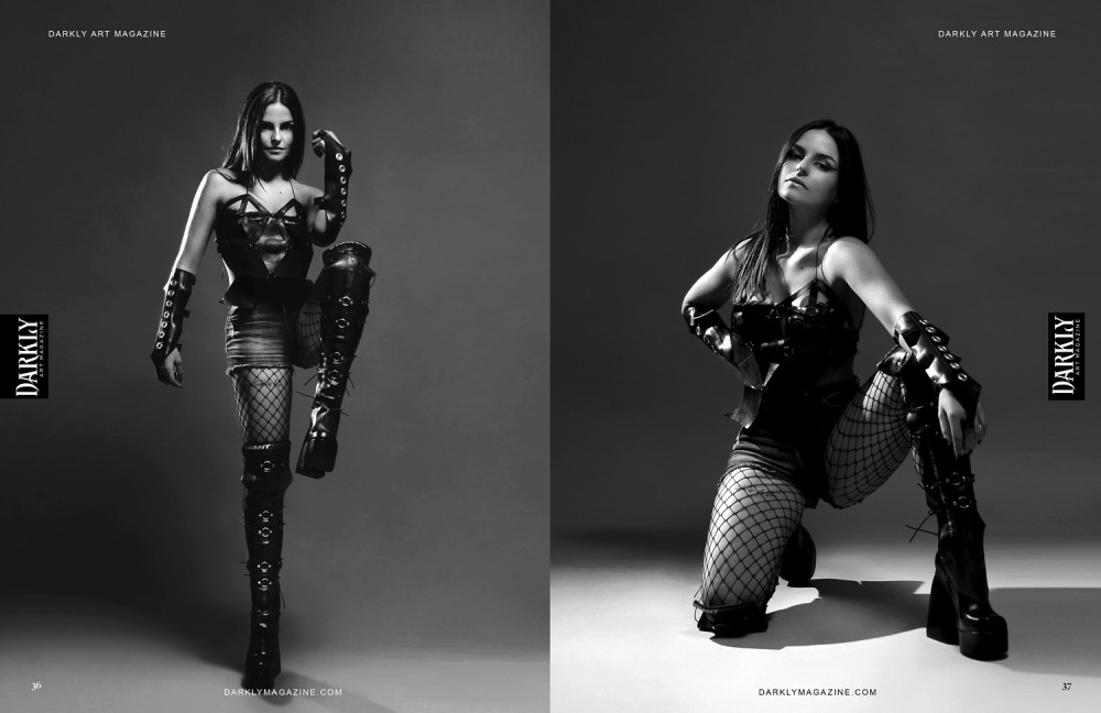 Darkly Vol 43 spread19 copia